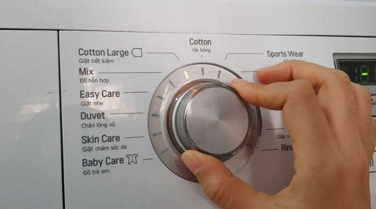 Tại sao máy giặt Electrolux không xả nước xả vải? Khắc phục thế nào?